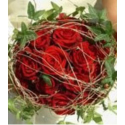 Rose Bouquet with Ivy Edge